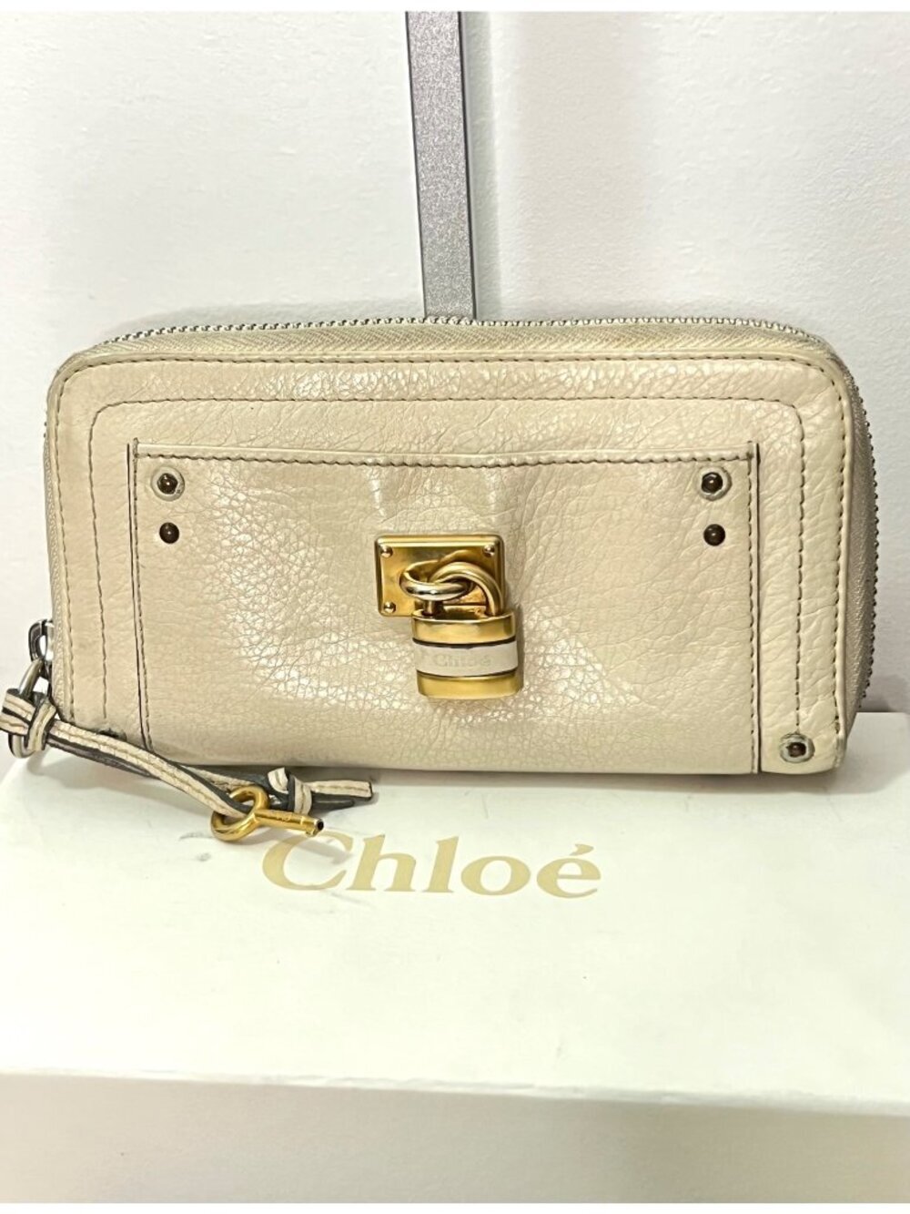 Chloé Paddington Off-White Leather Zip-Around Wallet With Gold Lock and Key